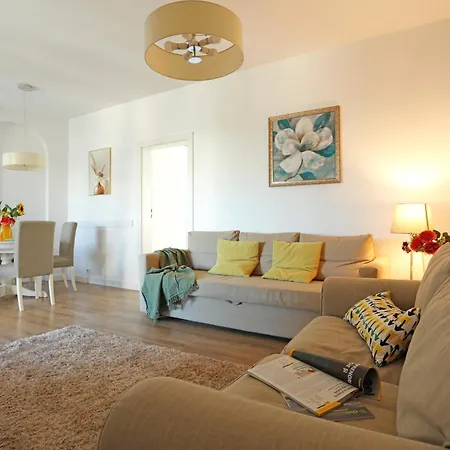 Victoriei Two Bedroom Bucharest