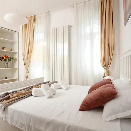 Victoriei Two Bedroom Apartment Bucharest