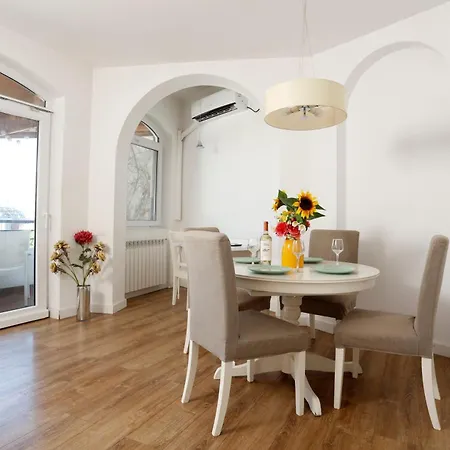 Victoriei Two Bedroom Bucharest