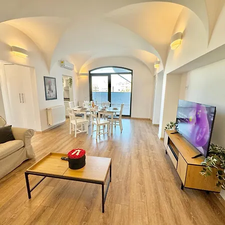 Apartament Victoriei Two Bedroom *