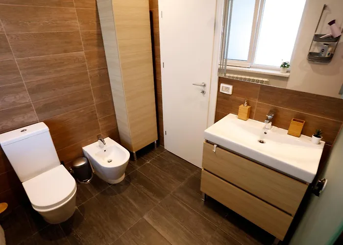 Victoriei Two Bedroom Apartment *